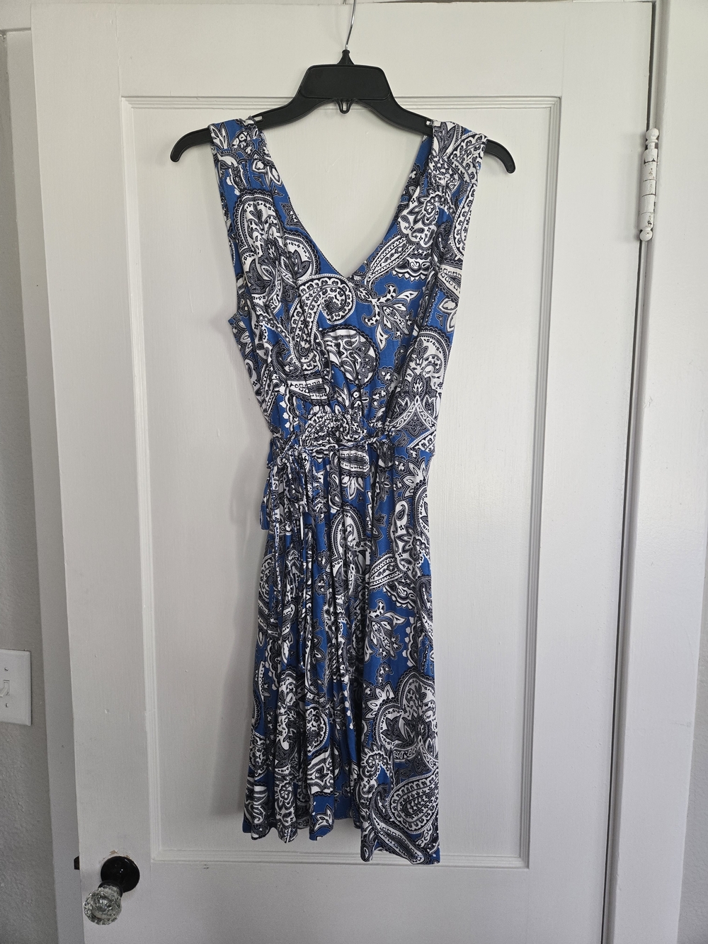 Cynthia Rowley Blue and White Paisley V-Neck Mini Dress